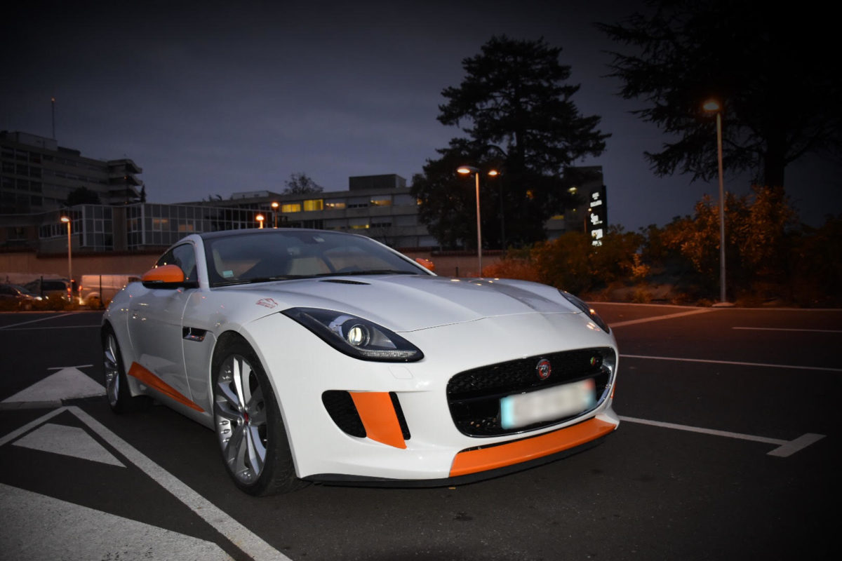 Jaguar F-Type S Covering sur mesure Orange / Noir / Blanc