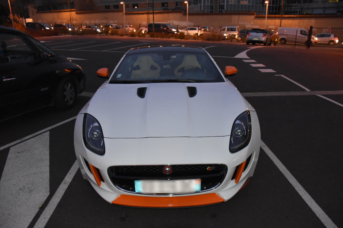 Jaguar F-Type S Covering sur mesure Orange / Noir / Blanc
