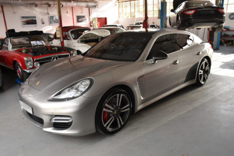 Covering Carbone sur une Porsche Panamera Turbo