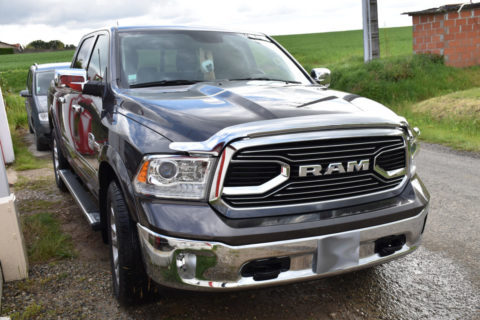 Covering et Film de protection sur le capot de ce Dodge RAM 1500